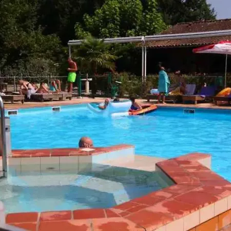 3 Etoiles - Piscine - Eebbgg