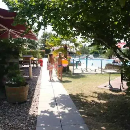 3 Etoiles - Piscine - Eebbgg Chalet *